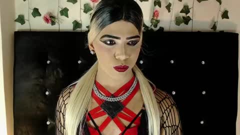 kristal_queen01 online show from June 10, 11:06 am