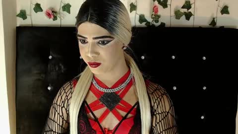 kristal_queen01 online show from June 10, 12:12 pm