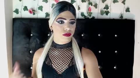 kristal_queen01 online show from June 12, 10:11 am