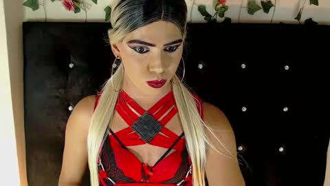 kristal_queen01 online show from June 25, 5:27 pm