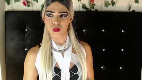 kristal_queen01 online show from June 30, 9:32 am