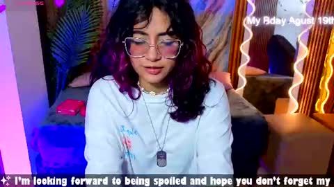 kristen_tay online show from August 8, 9:53 am