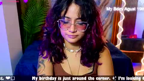 kristen_tay online show from August 10, 9:11 am
