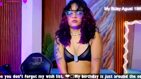kristen_tay online show from August 12, 6:38 am