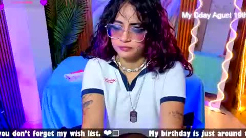 kristen_tay online show from August 12, 8:49 am