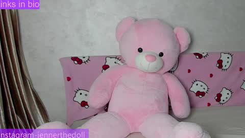 Kris the doll online show from March 18, 5:24 am