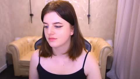 kristifoxy online show from August 13, 5:32 am