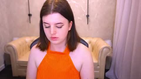 kristifoxy online show from August 13, 7:44 am
