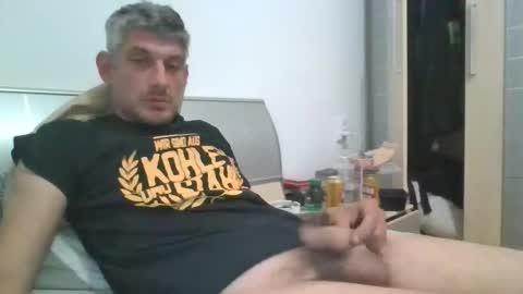 kristijan971161 online show from May 21, 6:53 pm