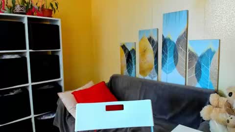 Christina online show from August 18, 9:26 am
