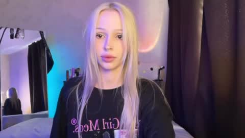 Kristy and Cassie online show from August 16, 12:20 pm