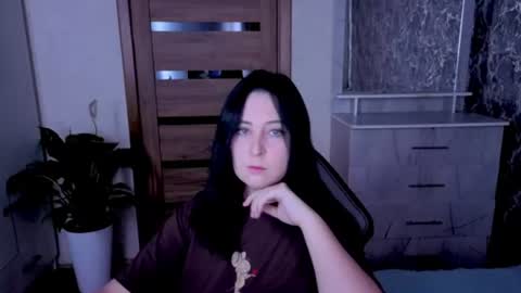 Kristy online show from July 7, 11:30 pm