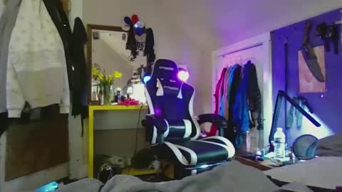 Kristycake online show from March 24, 1:38 pm