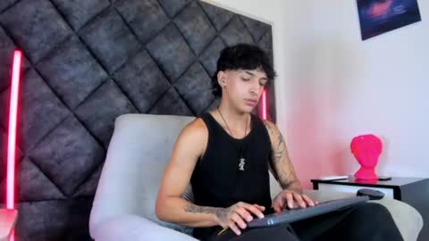 Kroy Wave  Muscle Tattoos Latino online show from August 7, 3:06 am