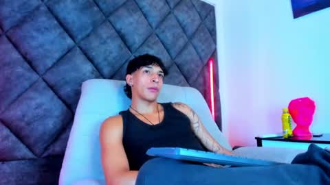 Kroy Wave  Muscle Tattoos Latino online show from August 7, 7:30 am
