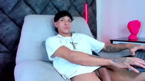 Kroy Wave  Muscle Tattoos Latino online show from August 8, 4:56 am