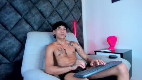 Kroy Wave  Muscle Tattoos Latino online show from August 8, 10:37 am