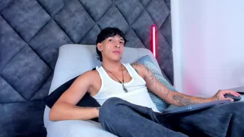 Kroy Wave  Muscle Tattoos Latino online show from August 9, 4:24 am
