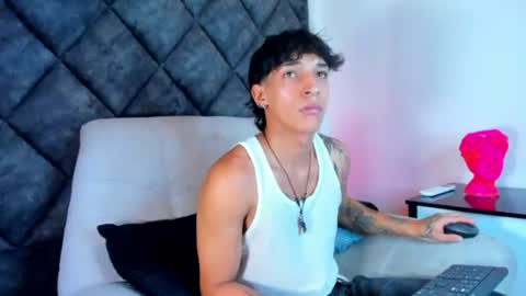Kroy Wave  Muscle Tattoos Latino online show from August 10, 4:36 am