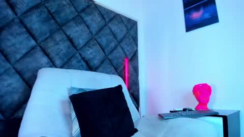 Kroy Wave  Muscle Tattoos Latino online show from August 14, 4:16 am
