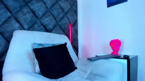 Kroy Wave  Muscle Tattoos Latino online show from August 14, 7:34 am