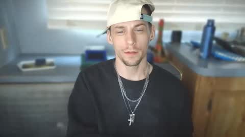 krytiar1992 online show from March 20, 1:47 pm