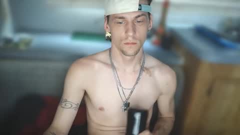 krytiar1992 online show from April 8, 12:15 pm