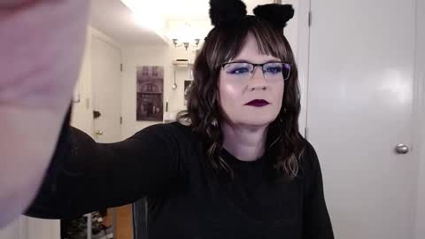 Cait online show from February 22, 11:47 pm