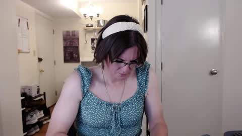 Cait online show from June 3, 2:48 am