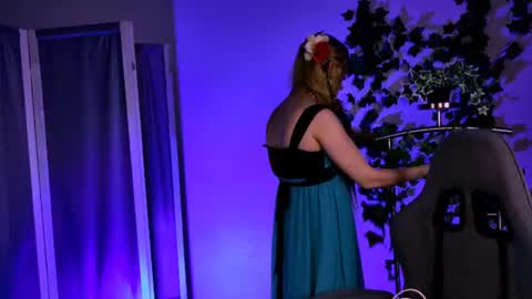 Eileen online show from August 2, 8:38 pm