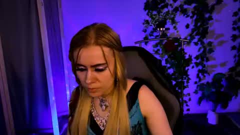 Eileen online show from August 3, 1:01 am