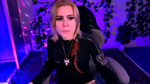Eileen online show from August 14, 1:20 am