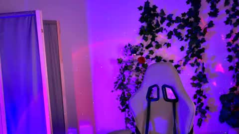 Eileen online show from August 15, 12:47 am