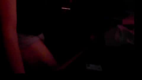 kvnx33 online show from April 6, 11:31 pm