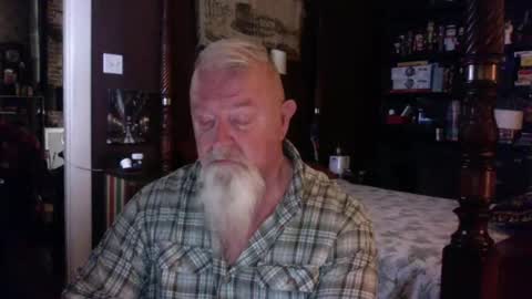 Dad online show from June 1, 10:18 am