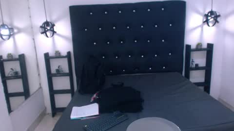 Kyle Dimons online show from April 4, 10:28 pm