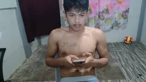 kyle_lourence online show from June 2, 7:39 pm