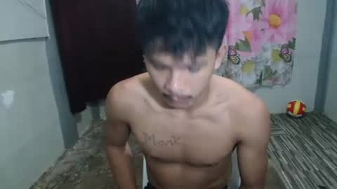kyle_lourence online show from June 4, 7:12 am