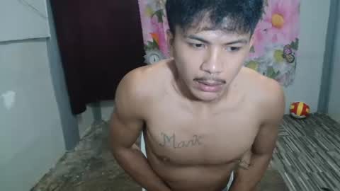 kyle_lourence online show from June 4, 10:19 am