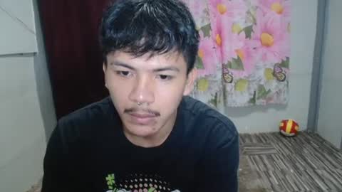 kyle_lourence online show from June 11, 5:19 pm