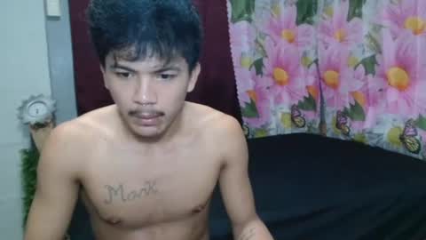 kyle_lourence online show from June 21, 4:02 am