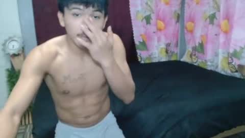 kyle_lourence online show from June 21, 8:21 pm