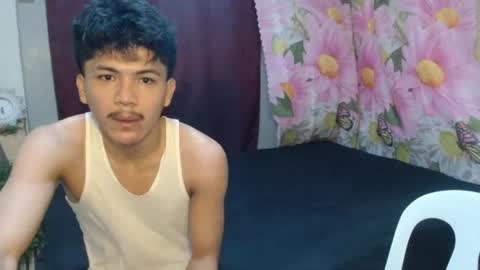 kyle_lourence online show from June 29, 9:49 pm