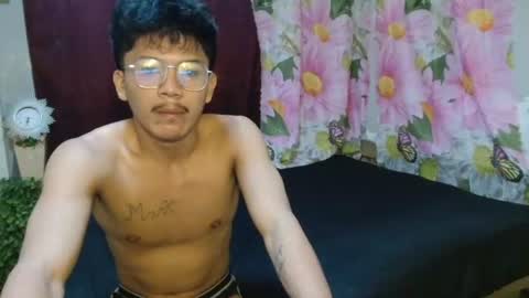 kyle_lourence online show from July 1, 12:34 am