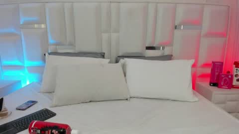   online show from August 12, 5:54 am