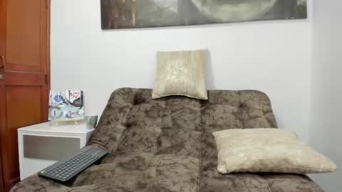 kylenorth_ online show from August 12, 3:58 pm