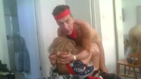 kylestrips4youq online show from April 28, 1:33 pm