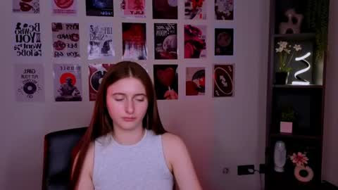 Kylie love u online show from August 8, 2:50 pm