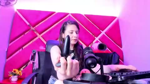 kylie_bloom online show from August 10, 1:29 am