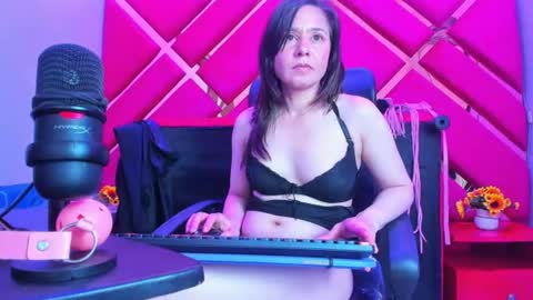 kylie_bloom online show from August 13, 12:46 am